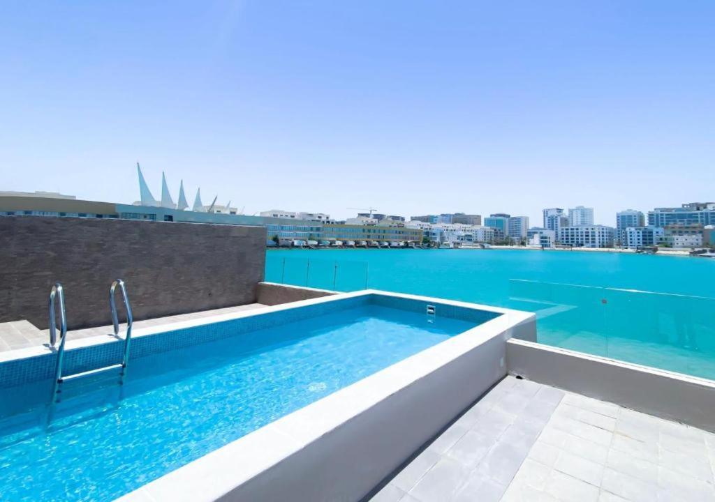 Sea Loft Villas Манама Экстерьер фото